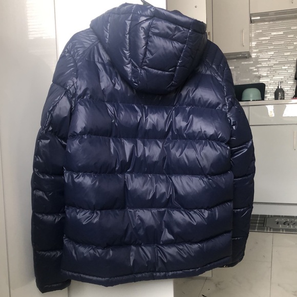 ✅ BRAND NEW Guess puffer jacket!!! ✅ - Picture 6 of 12